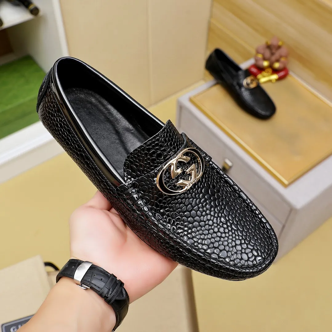 Men's shoes💰360💰🕷🕷️【 GUCCI 】Gucci's best-selling trendy men's casual slip-on shoes🇨🇳Official website original 1:1 mold opening💯Original quality, fine workmanship☘Fashionable and versatile, perfect last shape, comfortable on the feet🍓Trendy men's recommended model, imported cowhide on the top layer🎋High-quality pigskin lining, rubber wear-resistant and non-slip outsole, high-end atmosphere, worth owning🍉Optional 38-45